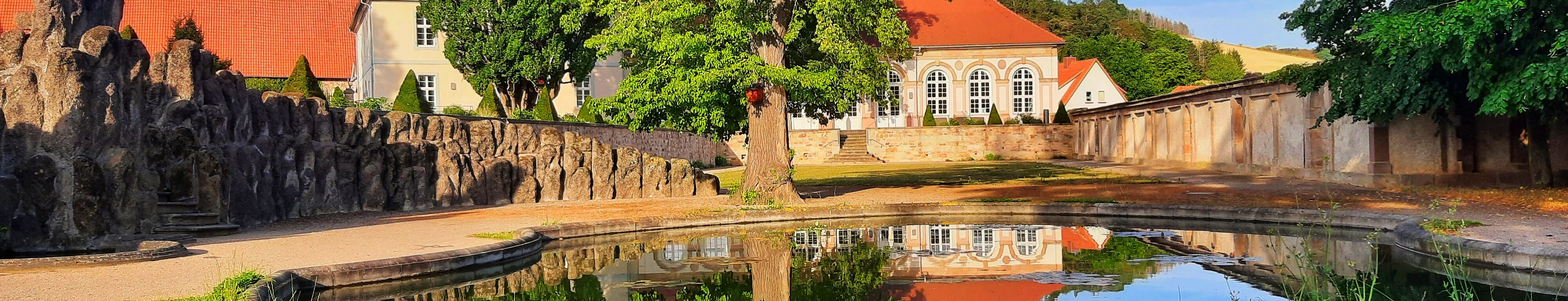 Herzteich mit Orangerie