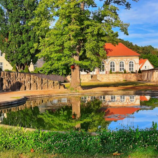 Herzteich mit Orangerie